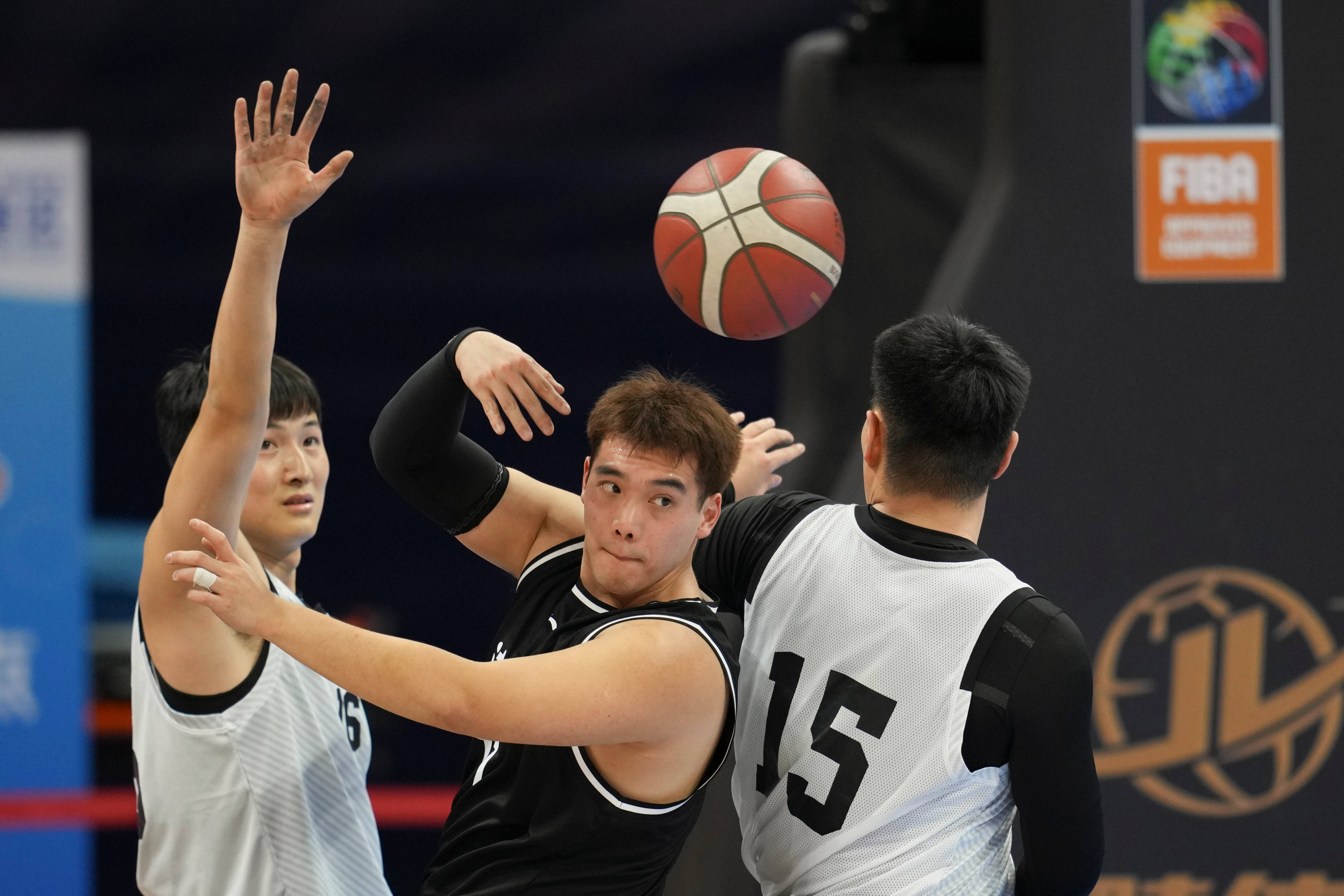 包含辽宁篮球队全队士气高涨，誓战到底的词条